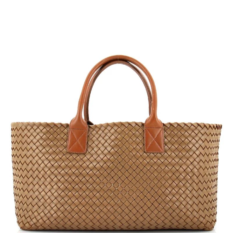 Ladies tote bag minimalist-Cabat Tote Memory Intrecciato Nappa Medium