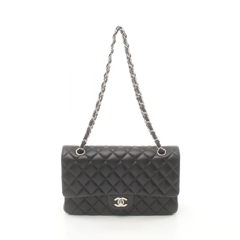 Ladies shoulder bag in pebbled leather-Chanel Lambskin Matelasse W Flap Shoulder Bag