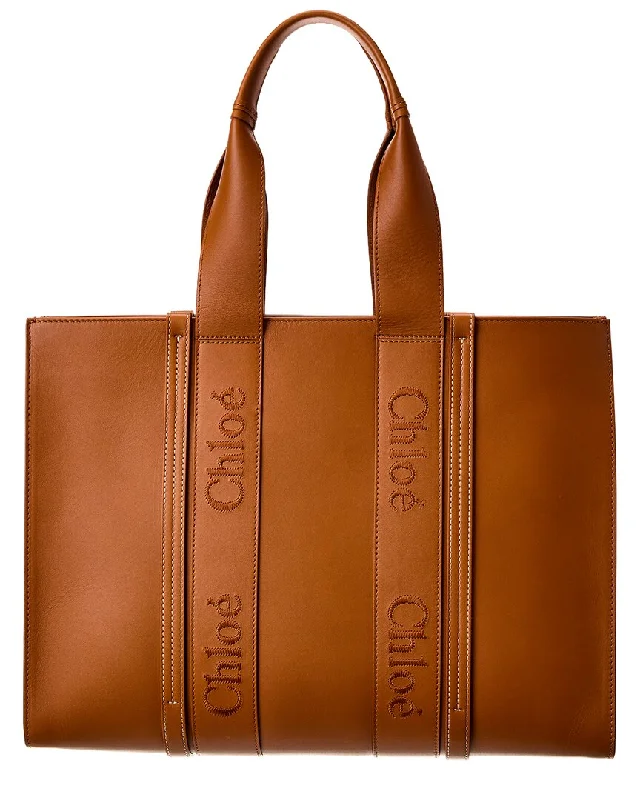 Ladies tote bag for swimming-Chloé Woody Large Leather Tote