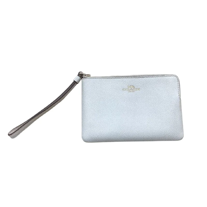 ladies wallet for organized storage-Wallet By Coach, Size: Small