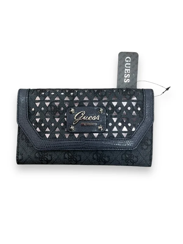 ladies wallet with side zipper-Wallet By Guess, Size: Medium