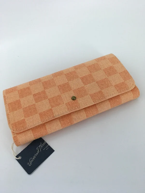 ladies wallet for modern women-Wallet By Universal Thread  Size: Medium