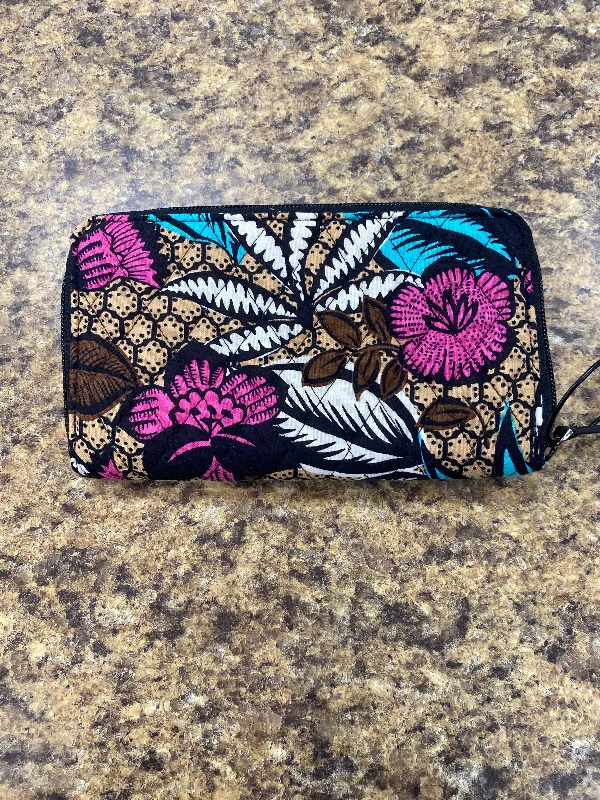 ladies wallet in purple shade-Wallet By Vera Bradley  Size: Large