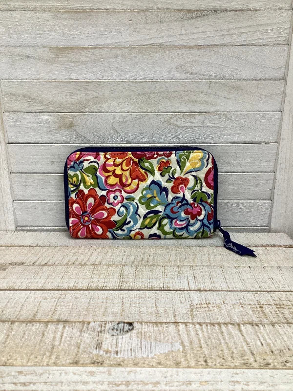 ladies wallet with printed design-Wallet By Vera Bradley, Size: Small