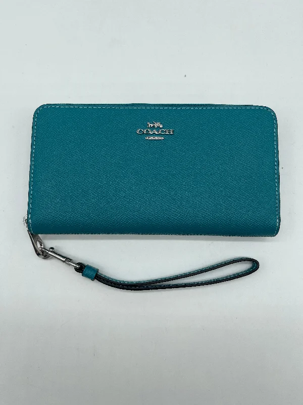 ladies wallet for evening events-Wallet Designer By Coach, Size: Large