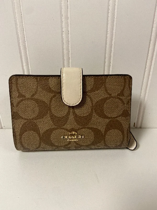 ladies wallet for urban looks-Wallet Designer By Coach, Size: Medium