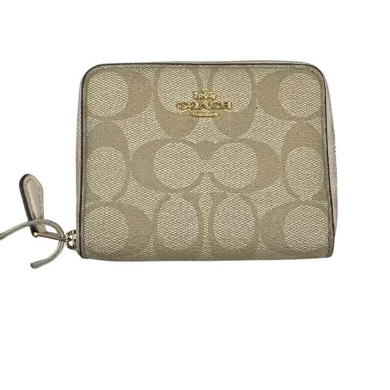 ladies wallet in beige leather-Wallet Designer By Coach, Size: Small