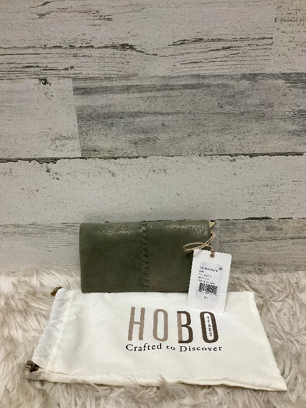 ladies wallet for holiday gifts-Wallet Leather By Hobo Intl  Size: Large