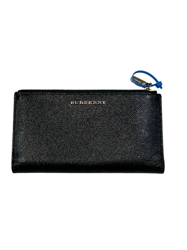 ladies wallet with embossed pattern-Wallet Luxury Designer By Burberry, Size: Medium