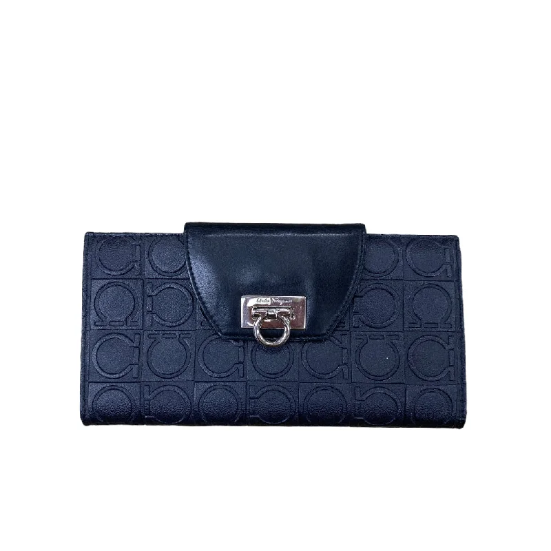 ladies wallet with bold trim-Wallet Luxury Designer By Salvatore Ferragamo, Size: Large